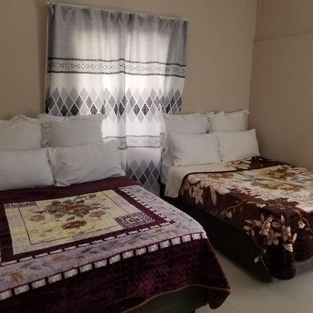 Pinto City Motel Kempton Park Eksteriør bilde